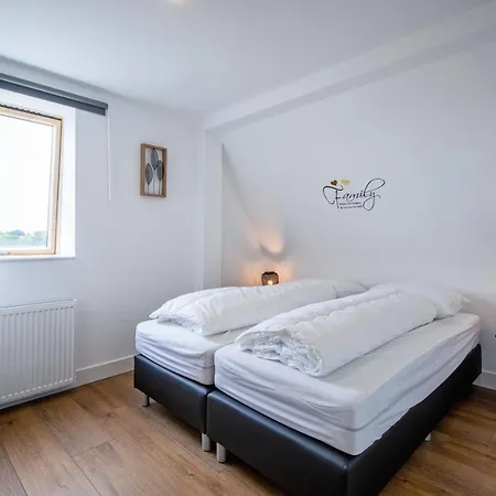 Villa Wieringen Waddenlodge Met Welnesskamer Den Oever